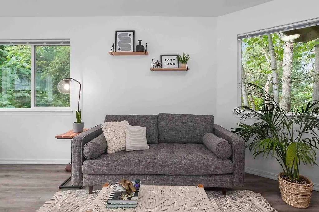 Private Newly Renovated Studio W Private Parking! Portland